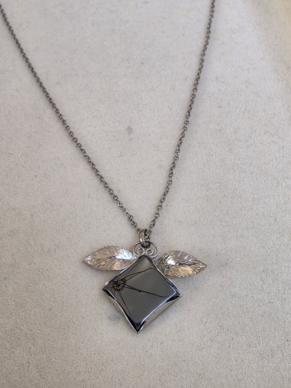 16": Vintage Sterling Silver Leaf Hematite Pendant Necklace by Titan • 5.11g